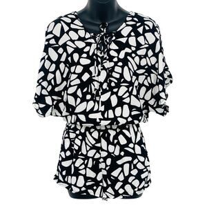 Ava Sky Fighting Eel Hawaii Romper Womens XS Black White V-Neck Keyhole Pockets